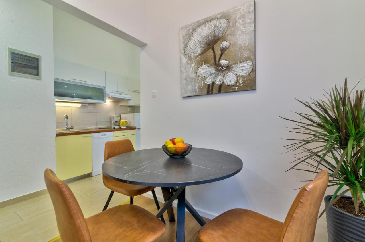 Apartments Bobinac Senj  Bagian luar foto